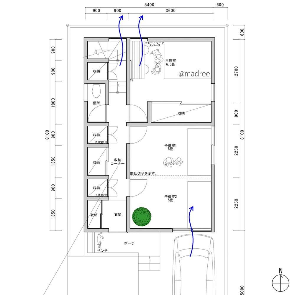 壁面と床下収納で空間広く使う、日差しをたっぷり感じる2階リビングの家