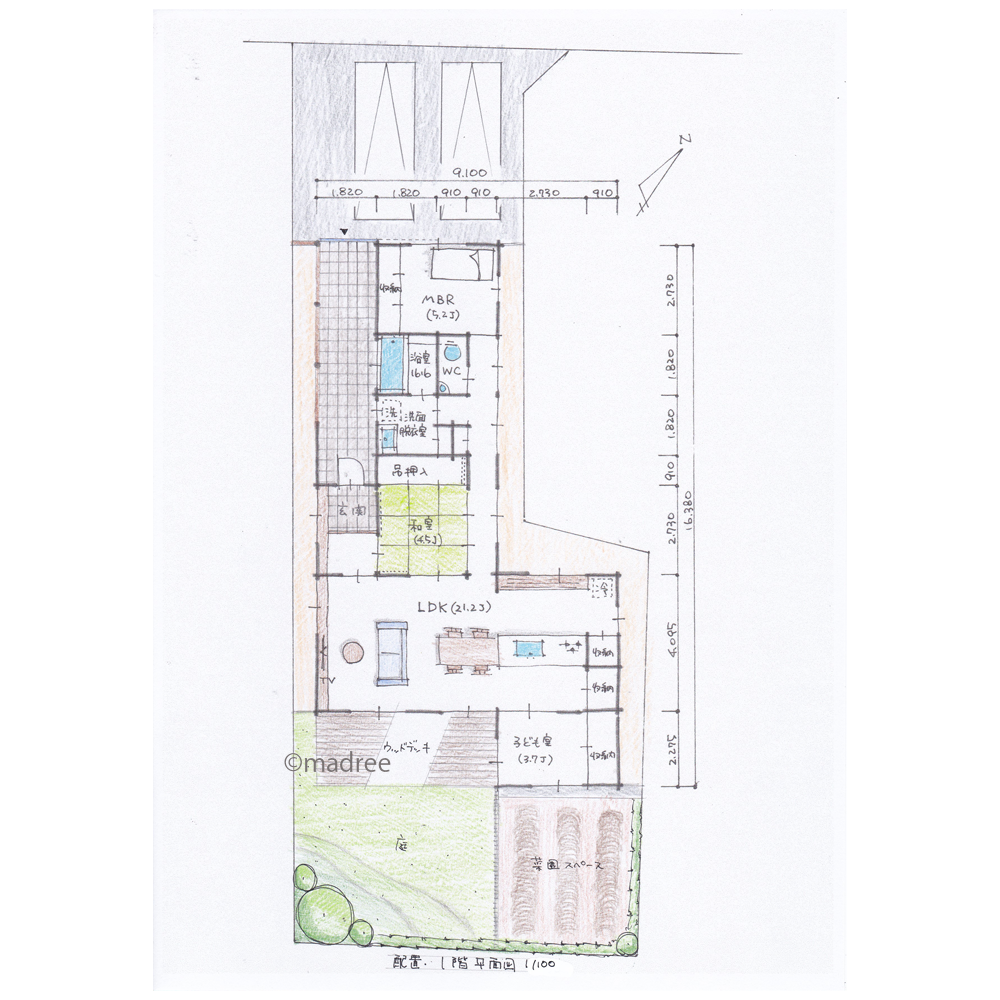 家族で楽しめる庭と、ほっと落ち着くリビングの平屋