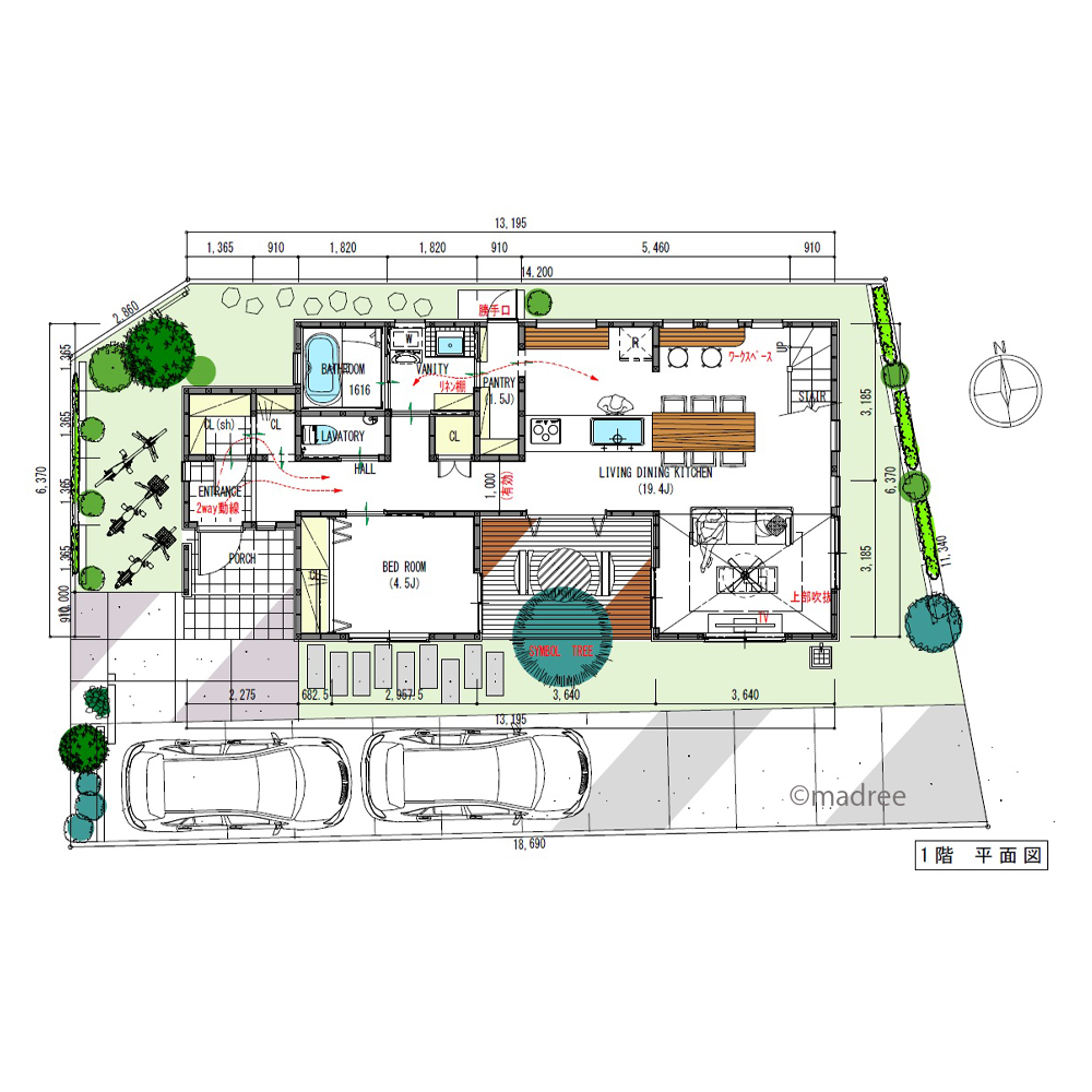 プライベート中庭で緑感じ、吹抜から光差し込むバリアフリーの家