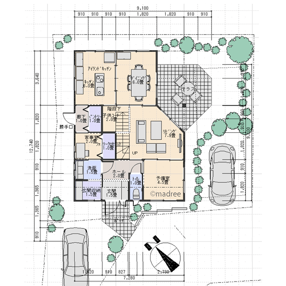木に囲まれたプライベート庭で団欒、2階にまとめた夜家事動線の家