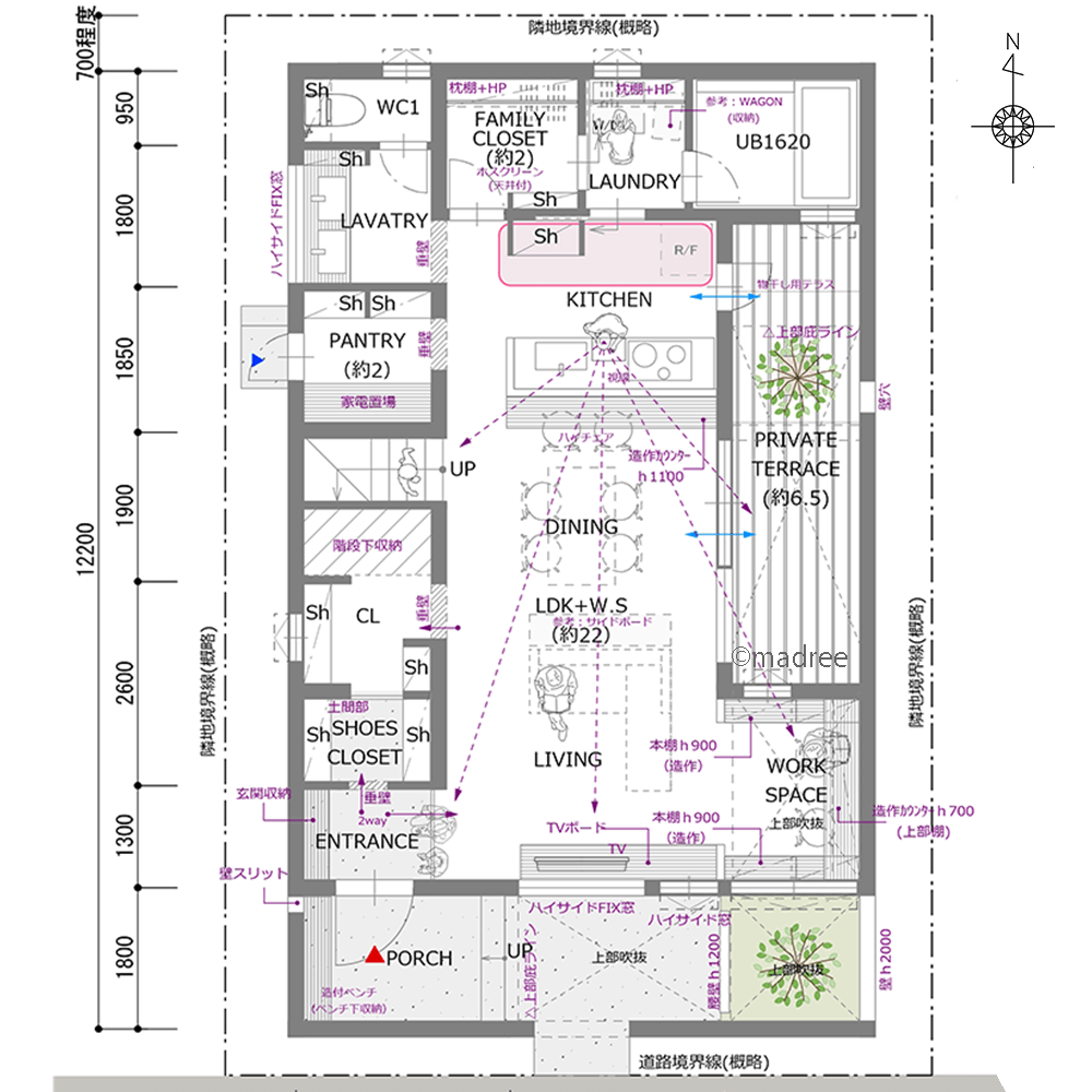 カーテンなしでオープンに暮らす、自慢の吹抜プライベートテラスで特別感に浸る家