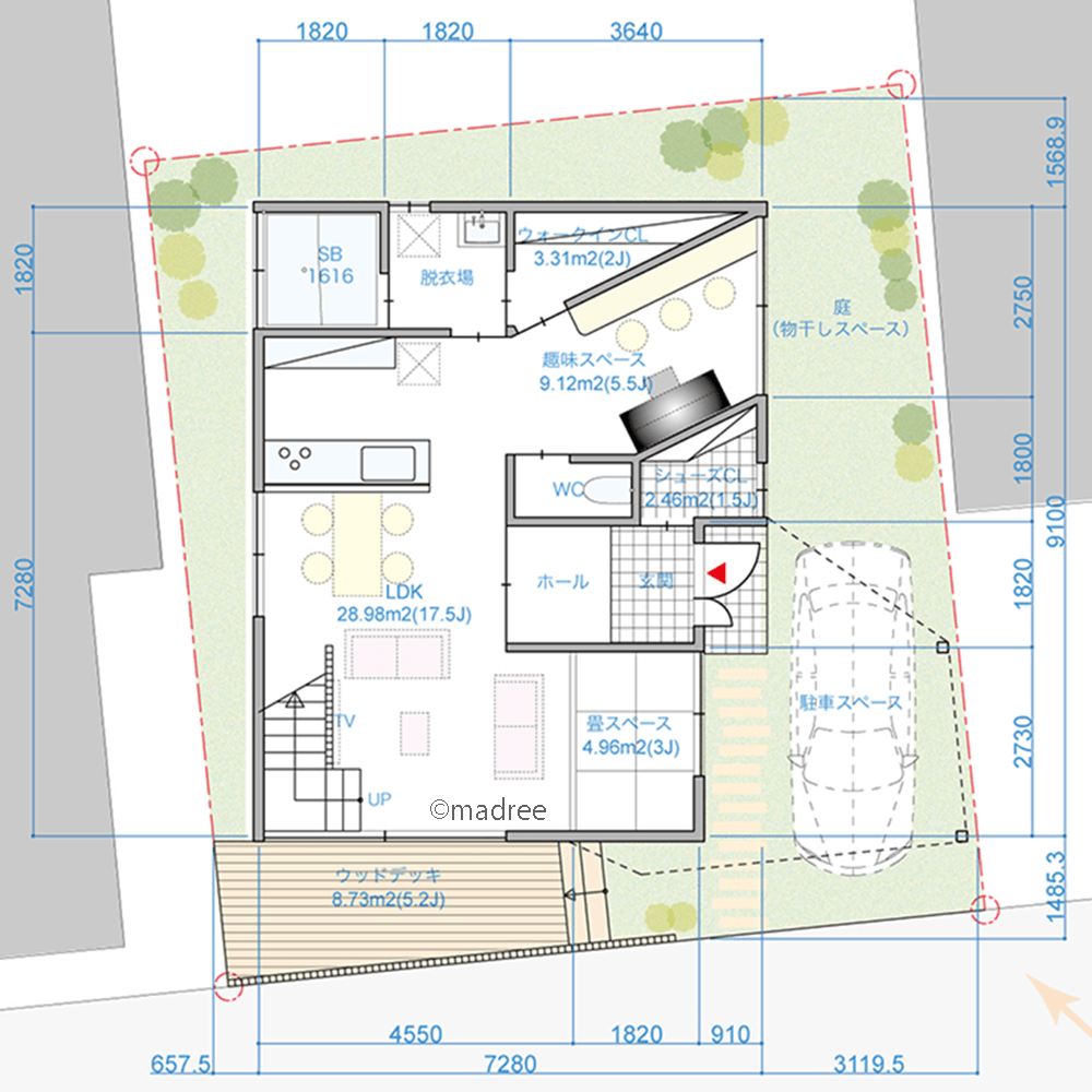 まわりを囲まれた土地でも明るく視線カット、家族が集う空間を大切にした家