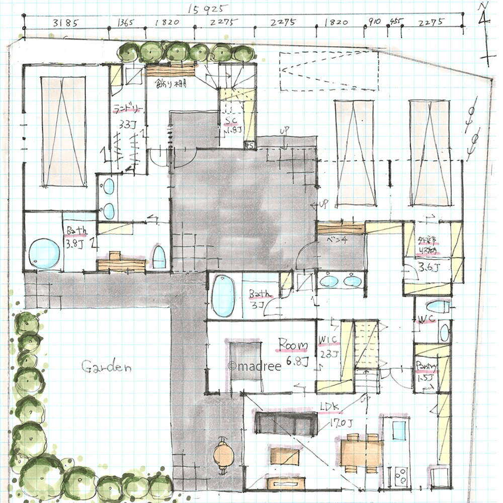 窓越しに共有ピロティの景色を楽しむ、賃貸経営も見据えた二世帯住宅